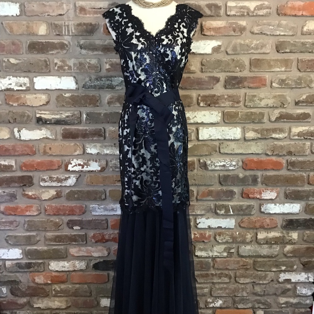 Tadashi Shoji Navy and White Lace Maxi Dress - Picture 3 of 10